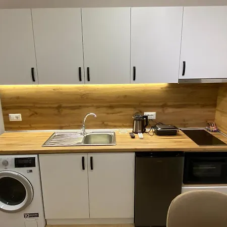 Tirana Apartment Apartman *